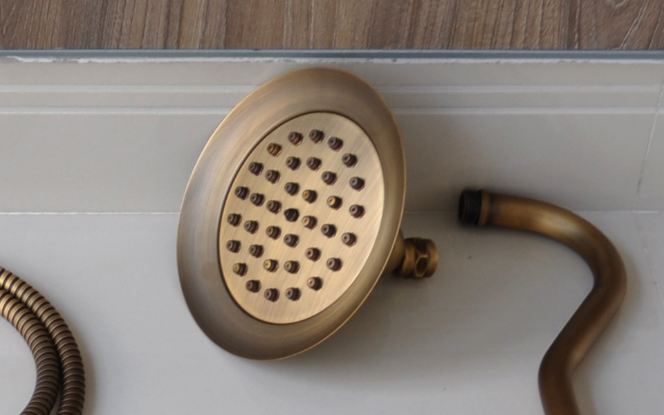 Bát sen mưa cổ điển, bát sen mưa.