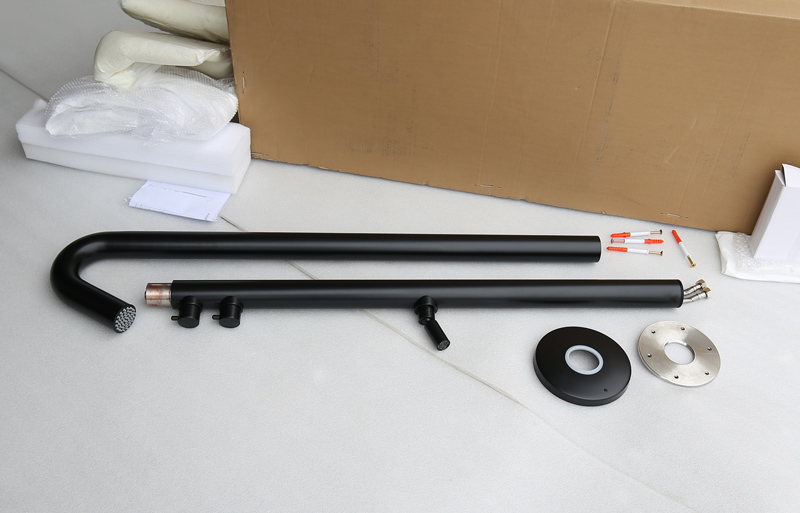 Tháo lắp thiết bị sen tắm hồ bơi dễ dàng