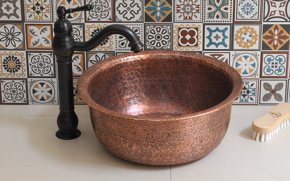 Chậu ngâm chân bằng đồng, bồn ngâm chân spa. 
