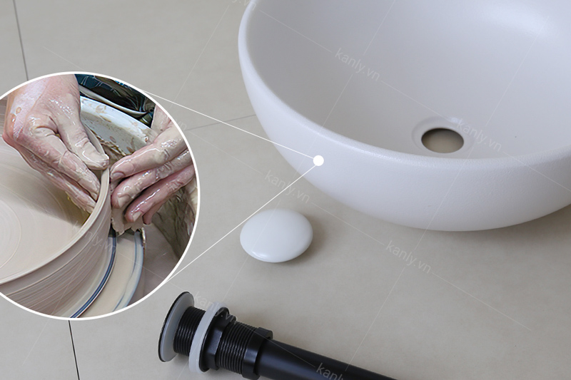 Chậu rửa tay bằng sứ được hoàn thiện từ vật liệu đất sét