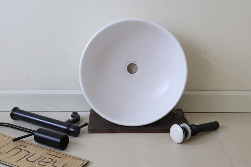 Lavabo tròn đặt bàn màu trắng SU513 có kiểu dáng tròn đều, không góc cạnh tạo nên sự thanh thoát