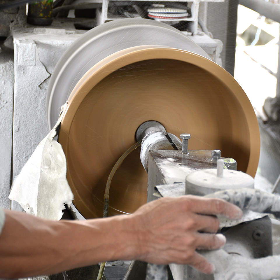 Xưởng đá làm Lavabo trụ đứng